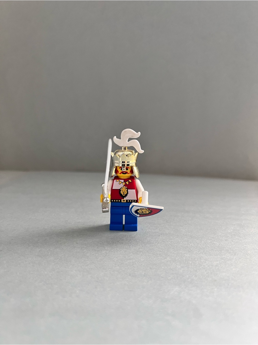 LEGO Castle Royal Knight King Minifigure